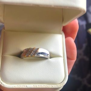 Men’s wedding band